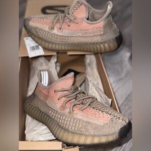 Adidas Yeezy Boost 350 V2 Sneakers